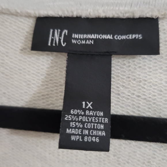 INC top with rhinestone heart size 1x - Picture 3 of 3